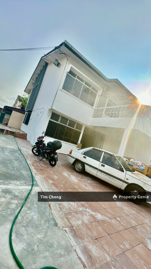 🔥【Jalan Sri Pelangi 双层角头单位 出租】🔥