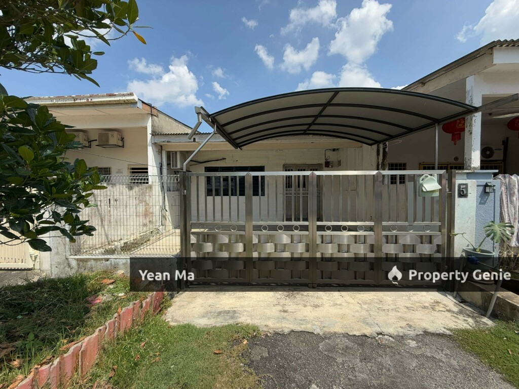 For Sale🔥Renovated Unit Rumah PKNS Batu 16 Rawang Low Cost Single Storey House