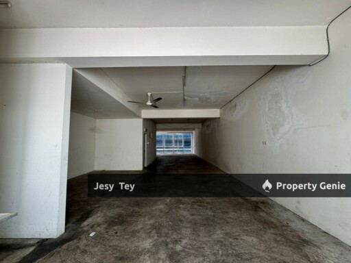 Setia Tropika 1st Floor For Rent