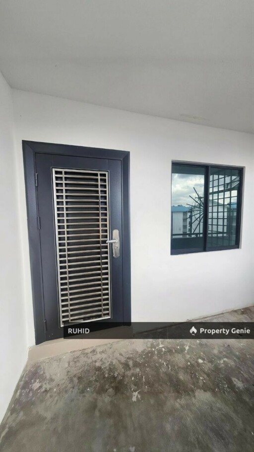 Taman Molek JB Low Cost Flat For Sale | Freehold | Renovated