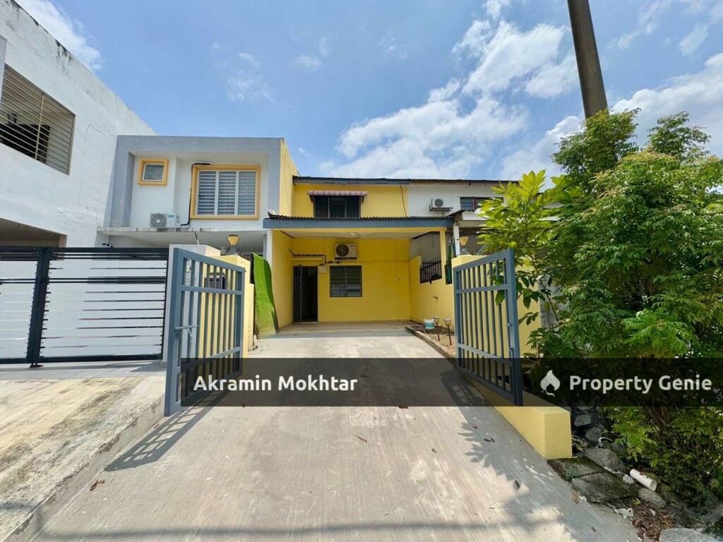 Freehold, Facing Open & Refurbished | Double Storey Terrace Taman Berlian Kajang