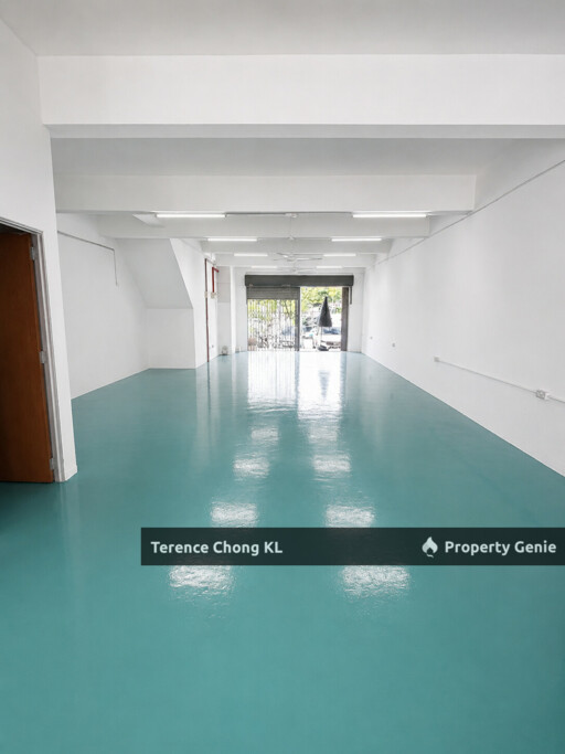 Wow! Last unit ! Cheapest Ground Floor Shop at Taman Damai Utama, Bandar Kinrara, Puchong  for Rent / Sewa   22x 75sqft   Suitable for office purposes   Asking RM2600/month   If you are serious tenant