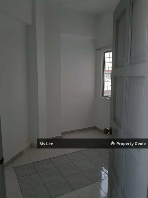3rd Floor Shop Apartment RM 500 (KFC/NSK)-Taman Sentosa Utama @ Klang-Ready 15/7 or 31/7