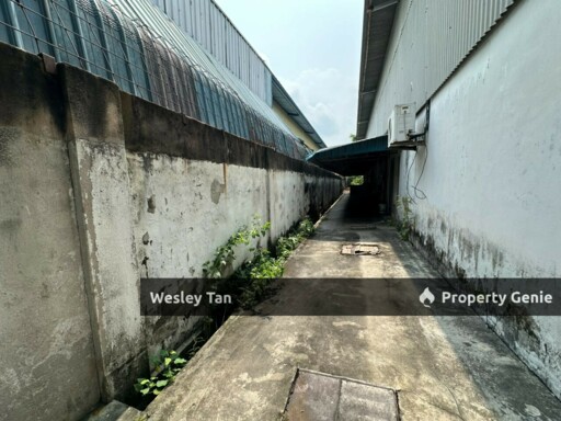 Taman Teknologi Cheng Factory / Warehouse For Sale