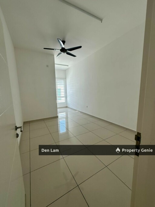 Bandar Sri Sendayan 2sty House Below Value For Sale !!