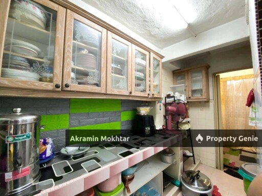 Fully Renovated | Double Storey Semi- D  Jalan Siakap Seksyen 17 Shah Alam .