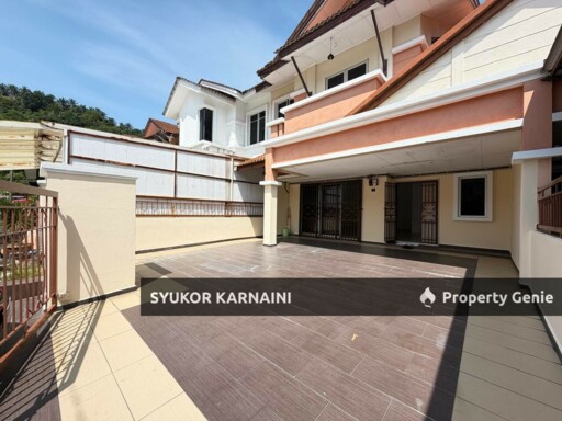 Double Storey Superlink Lorong Az Zaharah, Puncak Alam