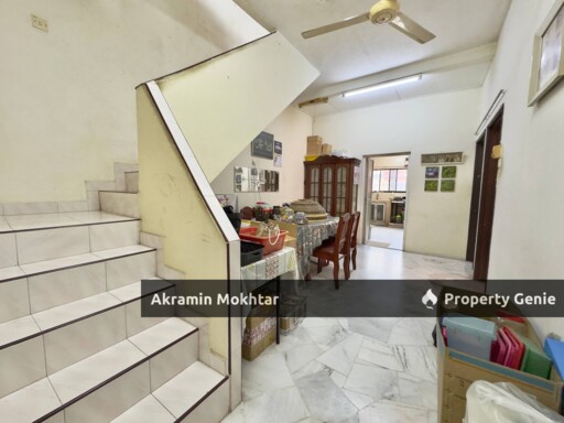 FREEHOLD & RENOVATED | 1.5-STOREY TERRACE END LOT TAMAN SRI MELATI, BATU CAVES