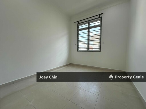 End Lot Renovated Terrace @ LA Garden Austin 18x65  4R3B  Freehold