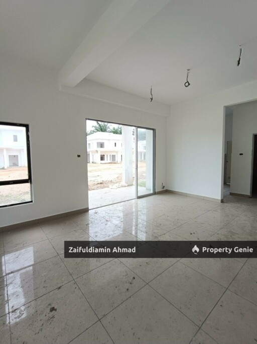 Freehold Semi-Detached in Taman Salak Mulia, Sepang