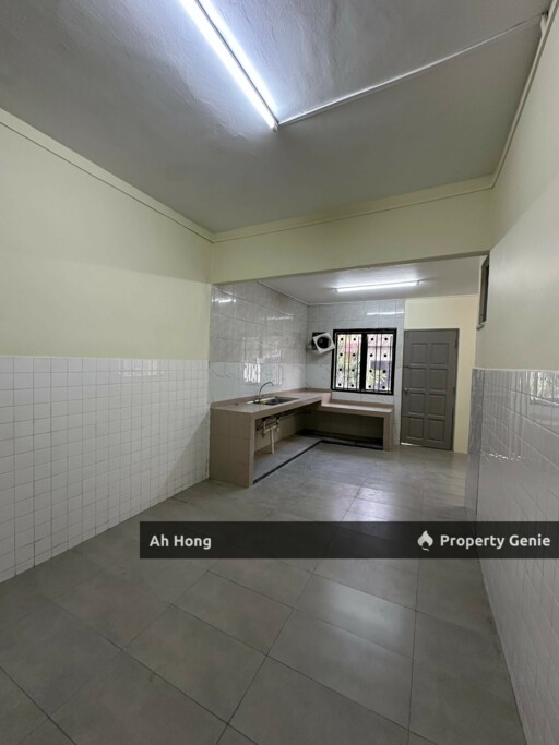 Permas Jaya / Double Storey / 4bedroom / Partially Furnished