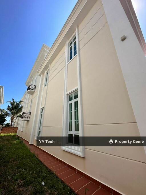 Straits Courtyard Triple Storey Bungalow