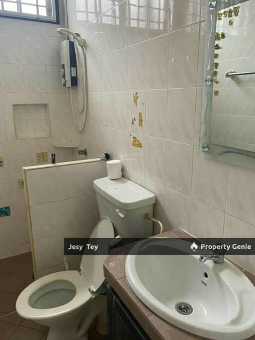 Taman Molek 1.5 Storey Corner Terrace House Rent