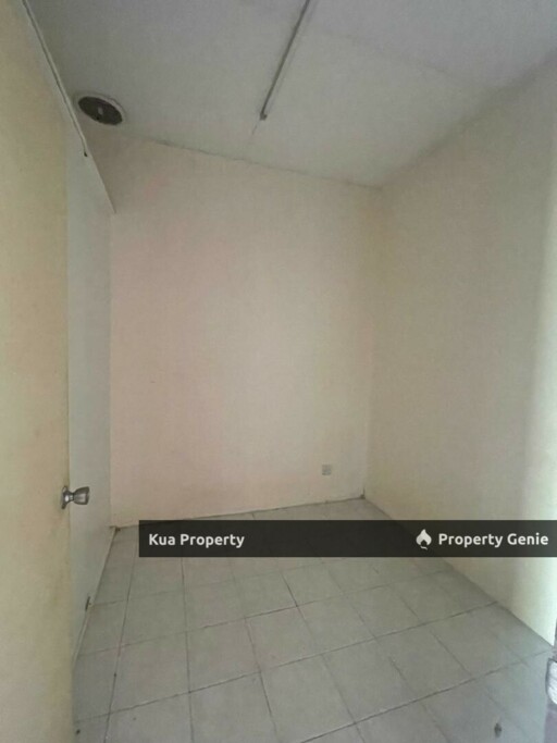 Single Storey End Lot House at Muara Tuang