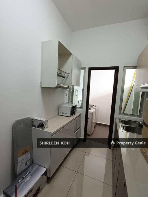Female Room Renting at Suriamas Suites @ Larkin JB Town