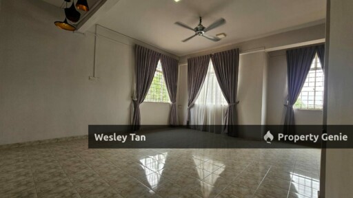 1.5 Corner Townhouse Cheng Freehold 3rooms Extra Parking No Face House