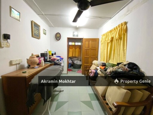 Fully Renovated | Double Storey Semi- D  Jalan Siakap Seksyen 17 Shah Alam .