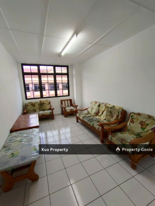 Big Size MJC 3rd Floor Corner Shophouse / Apartment For Sale