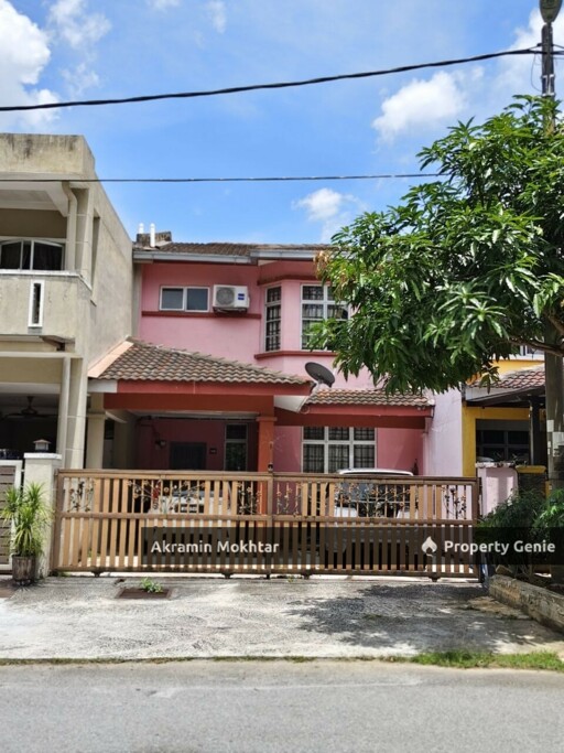 FACING OPEN Double Storey Terrace House LEP 5, Taman Lestari Putra, Seri Kembangan Selangor