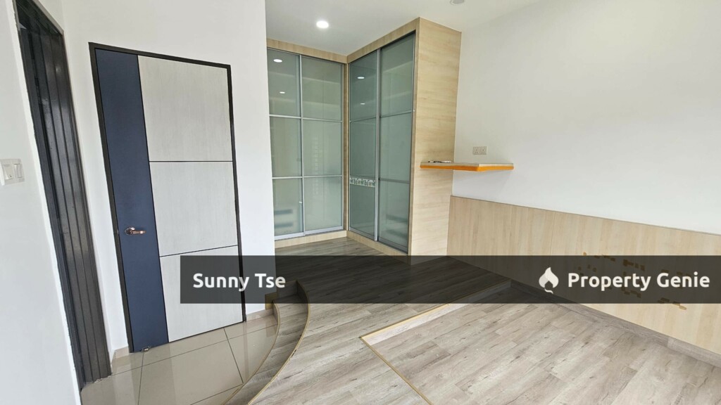Platinum Iii Teluk Kumbar, Renovated Unit Corner Lot