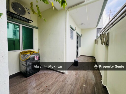 IFRERHOLD, CORNER UNIT & FULLY FIRNISHED | 3 Storey Terrace Taman Universiti, Bangi