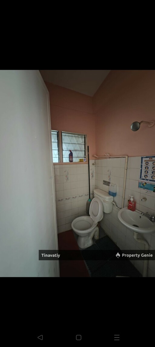 Bandar Sunway Subang Jaya Big Conner Lot Double Storey House in Strategically Bustling Commercial Area.