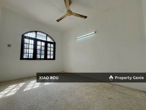 Taman Merdeka 1sty Corner house w extra land For Sale