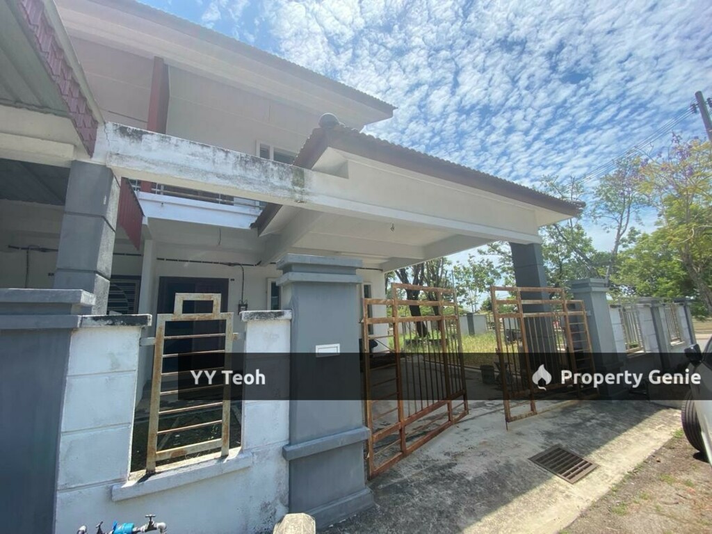 CORNER Cheng Perdana Double Storey Terrace