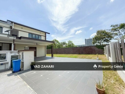 Ken Rimba Jimbaran Seksyen 16, Shah Alam | 2.5 Storey Terrace 5 Bedrooms | RM1.6M - Cornerlot and Fully Renovated