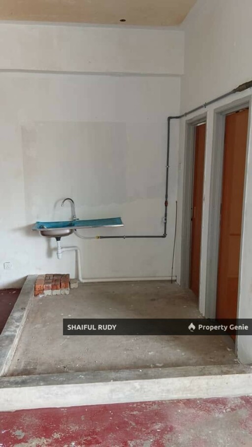 For Sales - 1st Floor Shop