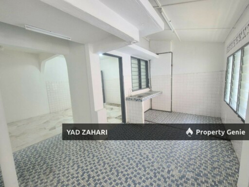 Seksyen 10, Shah Alam | 2-Storey Terrace 4 Bedrooms | RM649K - Refurbished, Facing Open & Renovated