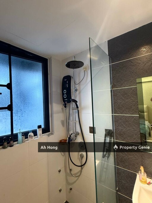 Jb Town / V Summer / Duplex / Renovated / Nearby CiQ