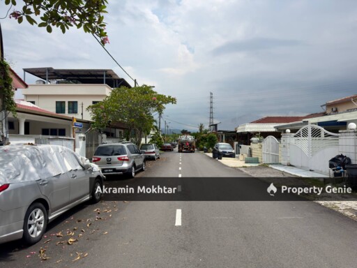 FREEHOLD & RENOVATED | 1.5-STOREY TERRACE END LOT TAMAN SRI MELATI, BATU CAVES