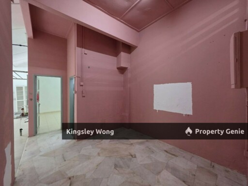 Canning Garden Single Storey Corner House Big Side Land Freehold title Near Town Area
