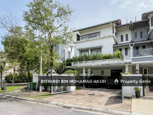 Fully Renovated With Swimming pool 3 Storey Corner Lot Semi D @ Changkat Kiara Bayu, Dutamas, Mont Kiara Kuala Lumpur .