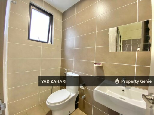 The Strata, Bangi | Townhouse 3 Bedrooms | RM550K - Brand New Unit and Semi Furnished