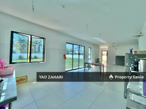 Huge Extra Land Corner Lot Double Storey Terrace House, Hijayu 2 Resort Homes, Bandar Sri Sendayan