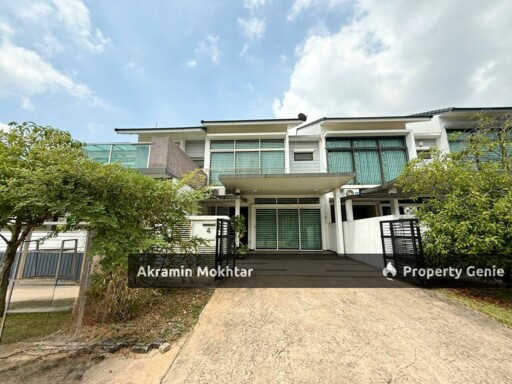FREEHOLD & RENOVATED | Double Storey Superlink ASTER GROVE, Denai Alam