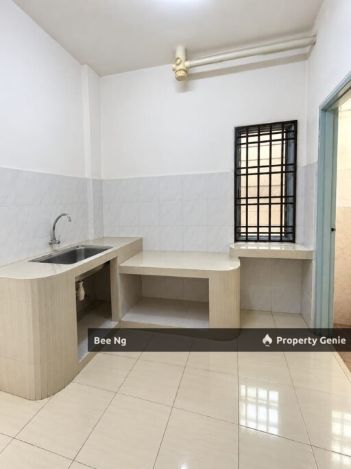 Taman Tampoi Utama / 3bedroom Flat Ground Floor / Full Loan