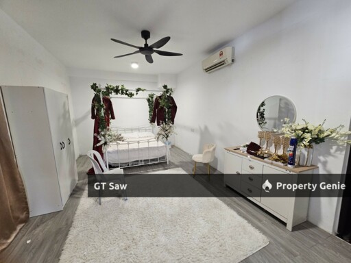 3 Storey Taman Intan Kajang Partially Furnished Bungalow For Rent