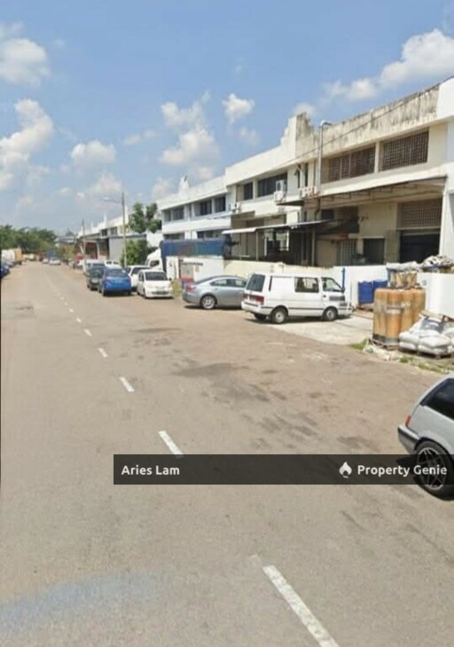 1.5 Storey Terrace Factory in Taman Desa Cemerlang For Rent