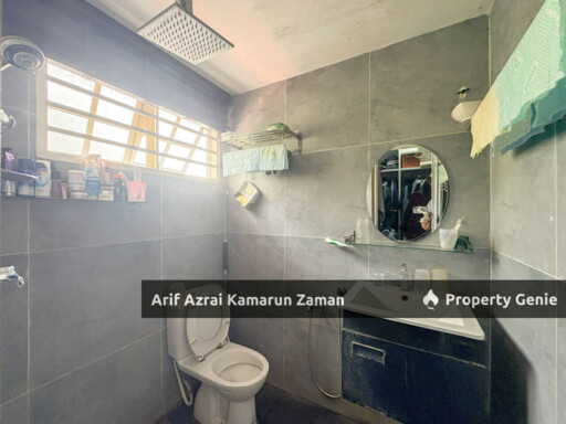 [Corner Lot] Double Storey Terrace Taman Lestari Perdana 8, Seri Kembangan | 6 Bedrooms | 3 Bathrooms | 3,802 sqft | RM1,150,000 (Nego)