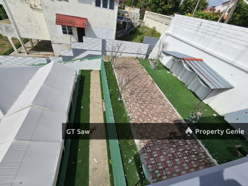 3 Storey Taman Intan Kajang Partially Furnished Bungalow For Rent