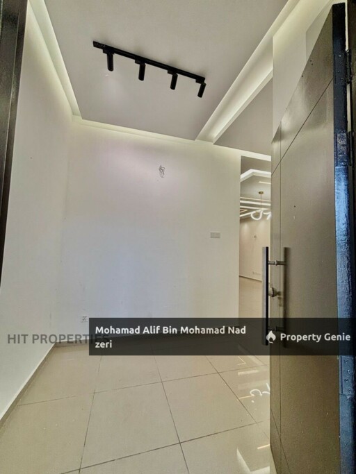 Corner Lot La Casa untuk Di Jual | Freehold | Below MV🔥