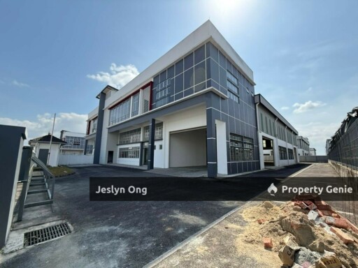 1.5 Semi D Factory at I Synergy at Senai Idaman for Rent