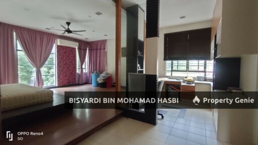 Corner Lot, Double Storey House, Jalan Jeriji (Greenlane) Bukit Jelutong, Shah Alam.
