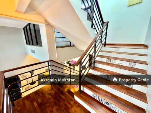 Freehold, Renovated & Partially Furnished | 2.5 Storey Terrace IRIS Taman TTDI Grove, Kajang Selangor