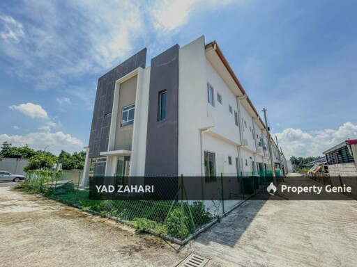 Kampung Lombong, Shah Alam | 2- Storey Terrace 4 Bedrooms | RM550K - Endlot & Flexible Deposit