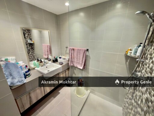 Freehold, Fully Renovated, Partially Furnished & 1 Parking | Robson Condominium Seputeh Kuala Lumpur .