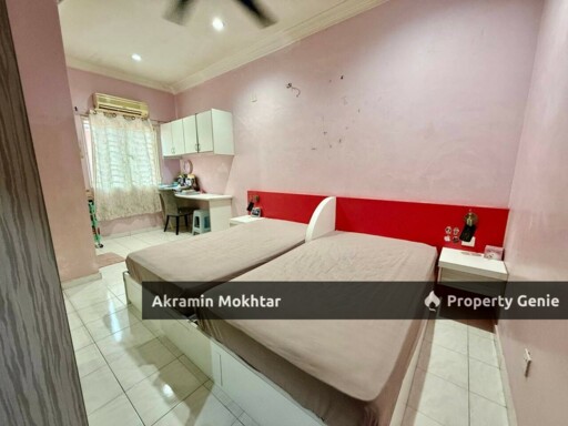 2 Storey Terrace Jalan Kristal, Seksyen 7, Shah Alam.